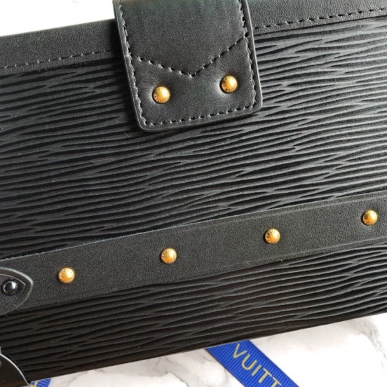 WIS VUITTON LOUIS PETITE MALLE 0823